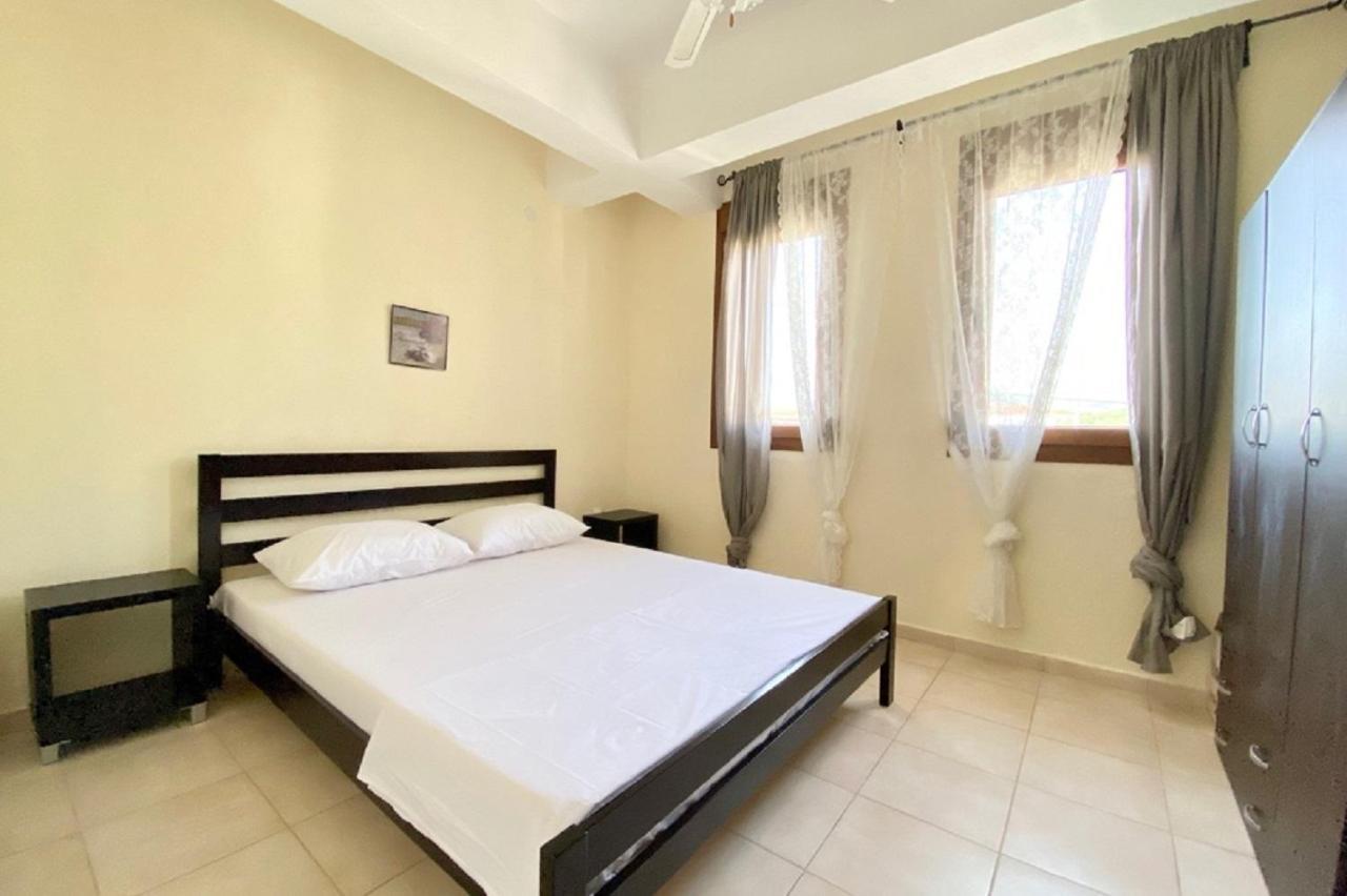 Vladi Guest House Gerakini Sithonia Extérieur photo
